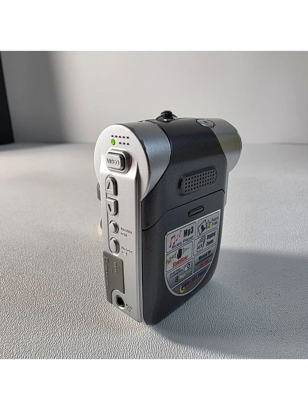 AIPTEK DZO-V5T Digital Camera Video Recorder 4x Smartzoom 7.4mm F3.2